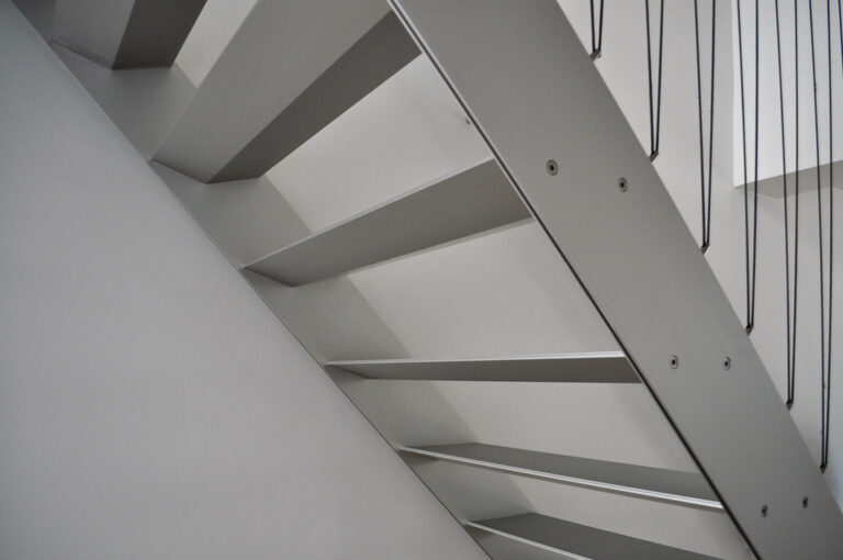 Moderne Stahltreppe